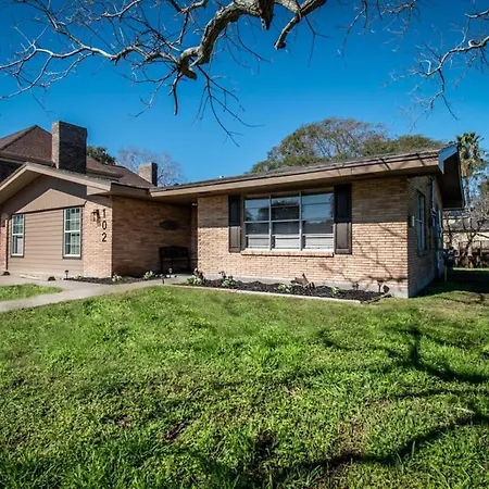 Gulfside Getaway Awaits Villa
